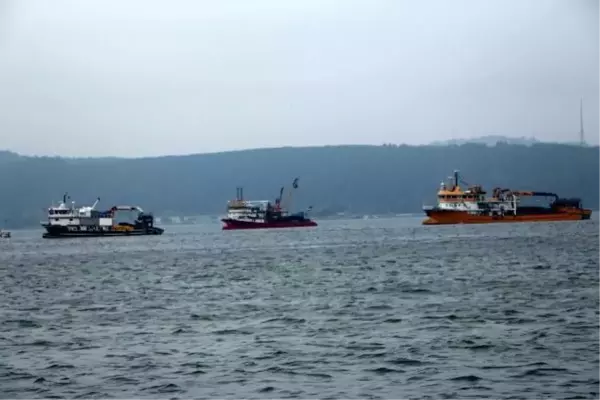 İSTANBUL BOĞAZI' NDA KIYIYA YAKIN AVLANILAN TEKNELER, OLTA BALIKÇILARINI İSYAN ETTİRDİ