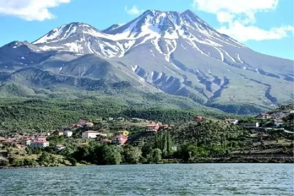 Jeoloji uzmanından Hasan Dağı'ndaki volkanik hareketlilikle ilgili yüreklere su serpen analiz