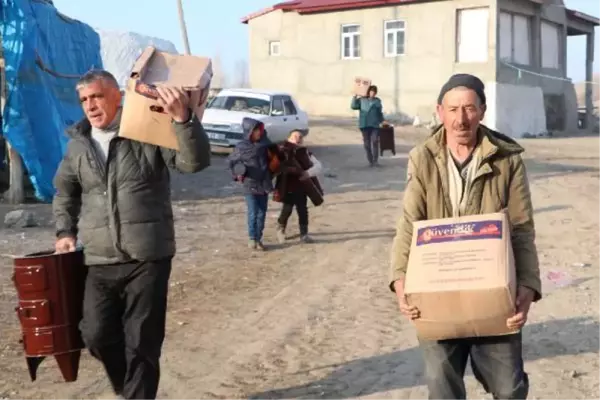 ERZURUM'DA DEPREMZEDELERE ÇADIR, SOBA VE GIDA DESTEĞİ