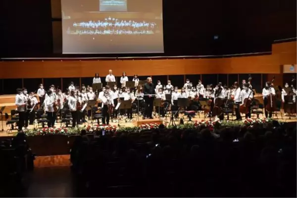 YORGLASS BARIŞ ÇOCUK SENFONİ ORKESTRASI'NDAN 5'İNCİ KONSER