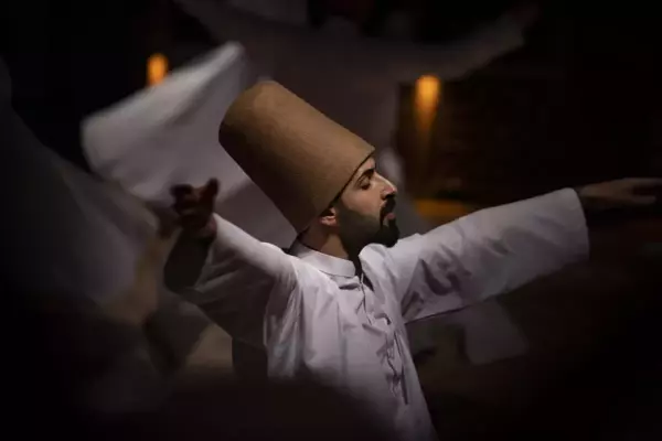 Yüzyıllardır insanlığa ışık tutan düşünce insanı: Mevlana Celaleddin-i Rumi