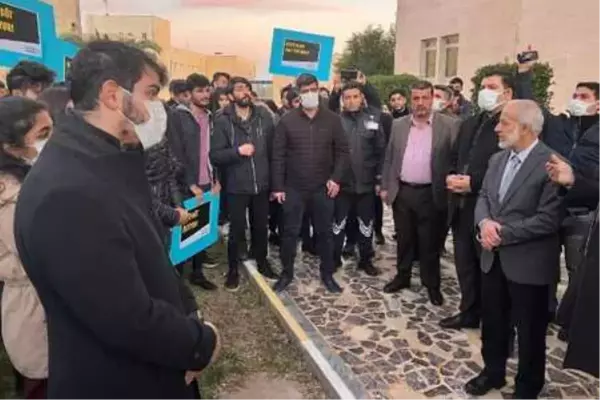 HARRAN ÜNİVERSİTESİ ÖĞRENCİLERİNDEN 'BÜTÜNLEME SINAVI' PROTESTOSU