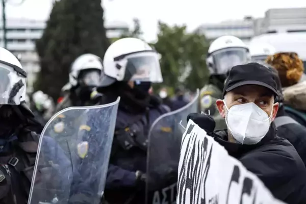 Yunanistan'da halk sağlık sistemini protesto etti