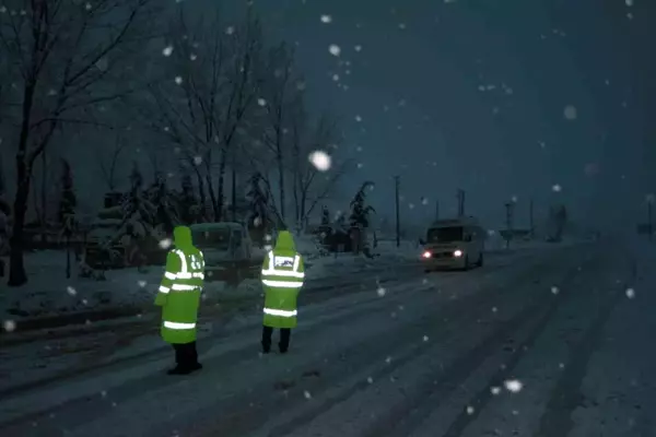 Antalya-Konya karayolu tüm araç trafiğine kapatıldı