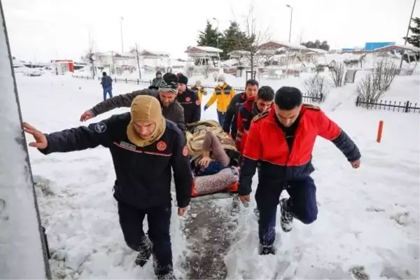 Son dakika haberleri | ARNAVUTKÖY'DE HAMİLE KADINI DOĞUMA İTFAİYE YETİŞTİRDİ