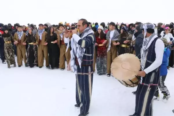 HAKKARİ'DE KAR FESTİVALİ