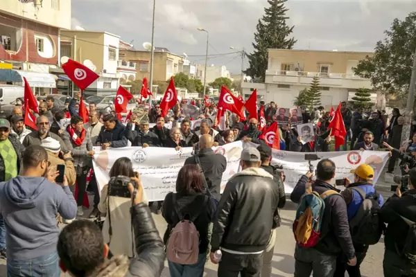 Nahda Hareketi, Gannuşi'nin evinin önünde gösteri yapılmasına tepki gösterdi