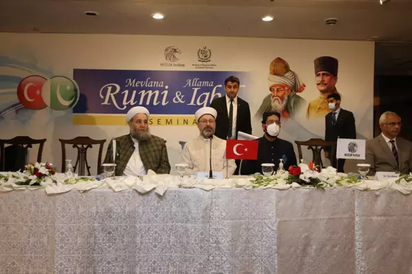 Diyanet İşleri Başkanı Erbaş, Pakistan'da düzenlenen konferansta konuştu