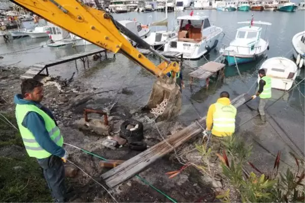 BODRUM'DA KAÇAK İSKELELER YIKILIYOR