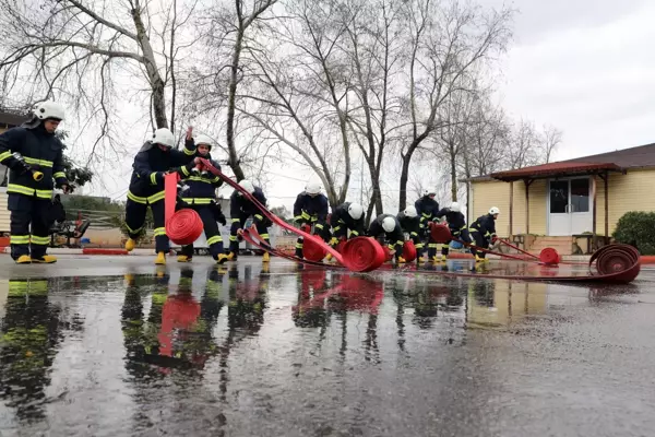 125 GENÇ İTFAİYECİNİN 5 HAFTALIK ZORLU EĞİTİMİ BAŞLADI