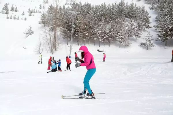 İlkbaharda da Palandöken'deki kış turizm hareketliliği sürüyor