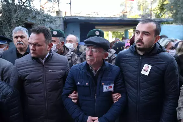 Son dakika haberleri | Bingöl'de şehit olan özel harekat polisi son yolculuğuna uğurlandı