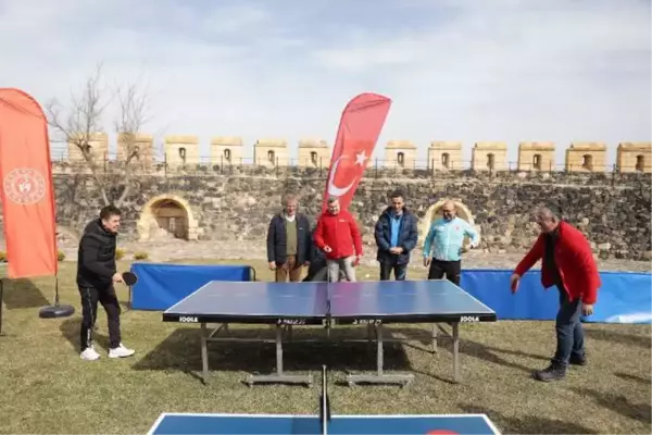 KAPADOKYA'DA YER ALTINDA VE BALONDA MASA TENİSİ MAÇI