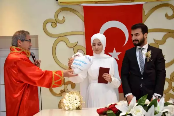 18 yılda 30 bin nikah kıydı, doğum gününde emekli oldu