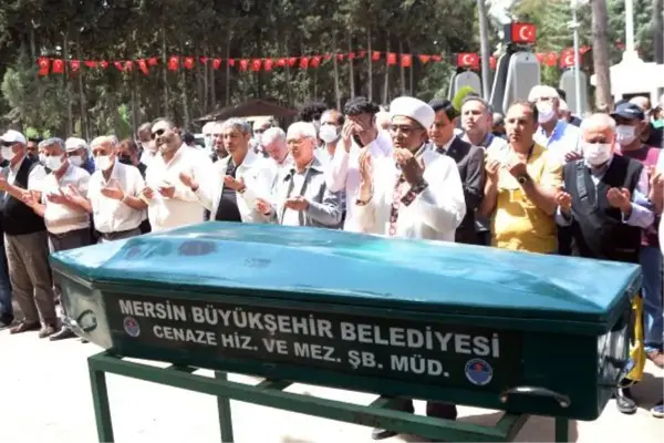 DÜŞEN UÇAKTA HAYATINI KAYBEDEN ÖĞRENCİ PİLOT, MERSİN'DE TOPRAĞA VERİLDİ