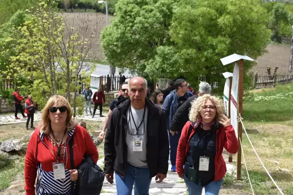 Karavanlı turistler Arslantepe Höyüğü'nü gezdi