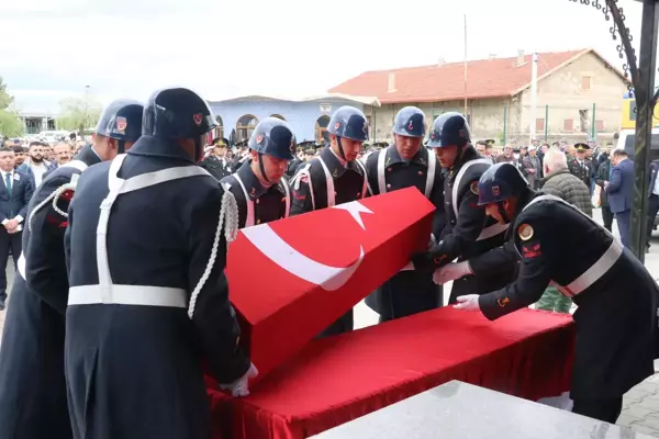 Şehit Uzman Çavuş Muharrem Efendi Dündar, Yozgat'ta son yolculuğuna uğurlandı (2)