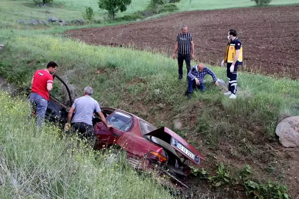 Son dakika haber! Kontrolden çıkan otomobil şarampole uçtu: 2 yaralı