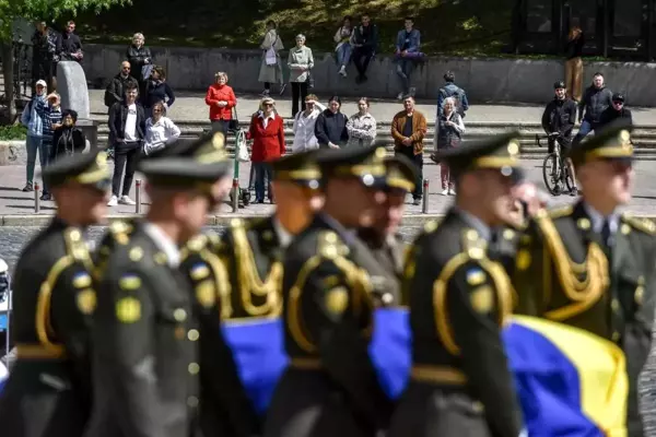 Son Dakika | Ukrayna'nın ilk Devlet Başkanı Kravçuk için cenaze töreni düzenlendi