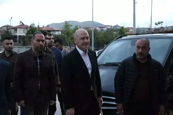 Bakan Yanık, Niğde'de yaralı öğrencileri ziyaret etti