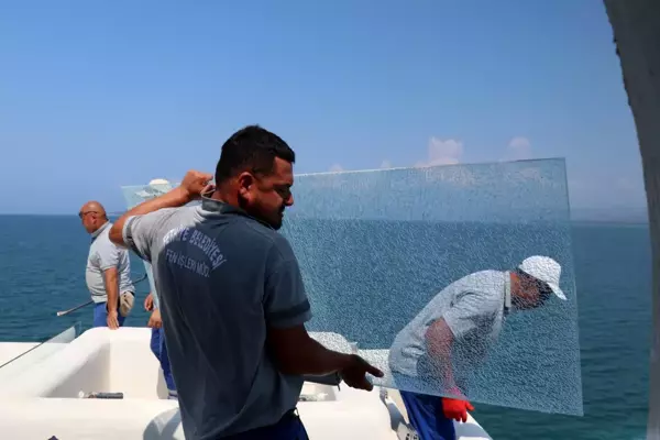 Fethiye'de Şövalye Adası'ndaki kaçak binanın yıkımına başlandı