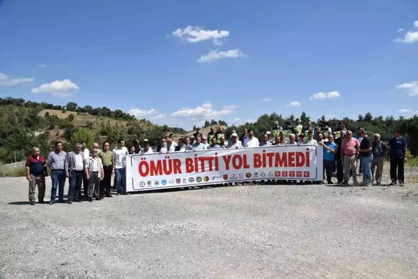 8 kişinin can verdiği ölüm yolunda STK'lar eylem yaptı