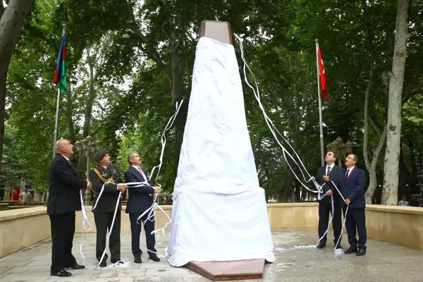 Son dakika haberi: Kafkas İslam Ordusunun ilk şehitleri için Gence'de yapılan anıt açıldı (2)