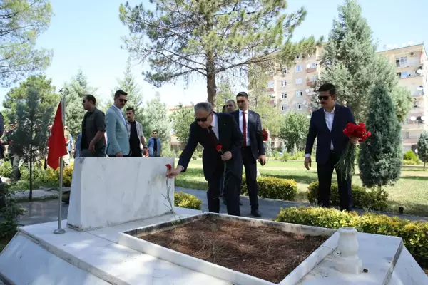 Son dakika haberleri | DİYARBAKIR'DA ŞEHİT KABİRLERİ ZİYARET EDİLDİ