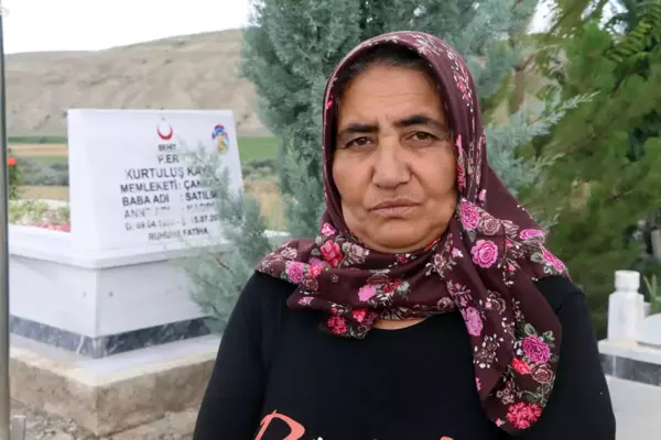 15 Temmuz Derneğinden şehitlik unvanı verilen erin kabrine ziyaret