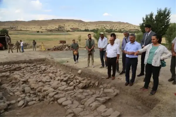 Tunceli haber: Tunceli Valisi Özkan, Tozkoparan Höyüğü'ndeki kazı çalışmalarını inceledi