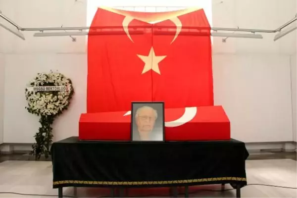 RESSAM ADNAN ÇOKER İÇİN MİMAR SİNAN GÜZEL SANATLAR ÜNİVERSİTESİ'NDE TÖREN