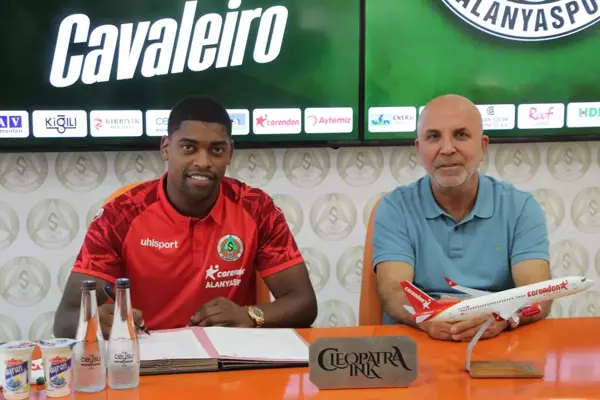 Alanyaspor, Fulham'dan İvan Cavaleiro'yu bir yıllığına kiraladı