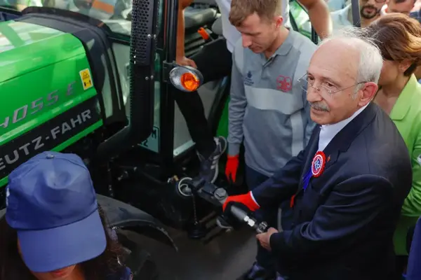 CHP Genel Başkanı Kılıçdaroğlu'nun katıldığı mazot dağıtım töreninde traktöre mazot verilemedi