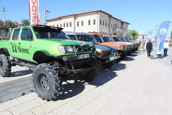 Sivas spor haberi | Sivas'ta Off Road araçları sergisine yoğun ilgi