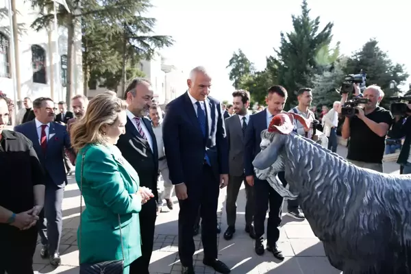 Bakan Ersoy, Türk Tarih Kongresi gala yemeğine katıldı