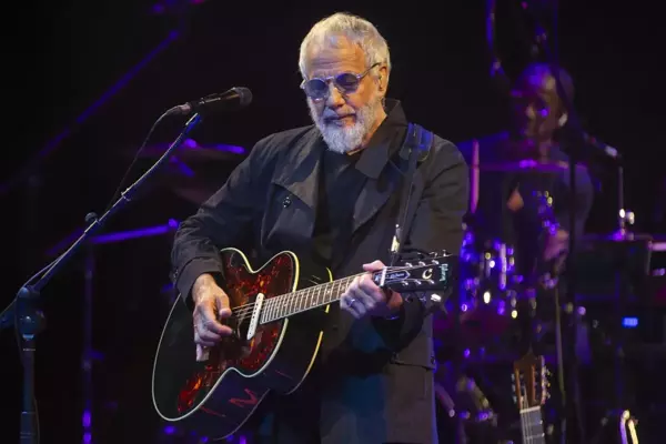 Yusuf İslam, Türkiye'deki ilk konserini AKM'de verdi