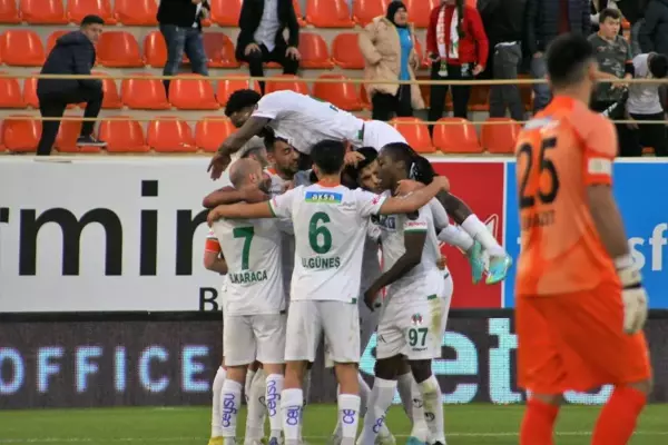 Süper Lig'de 16. hafta heyecanı devam ediyor! Gülen taraflar ev sahipleri oldu