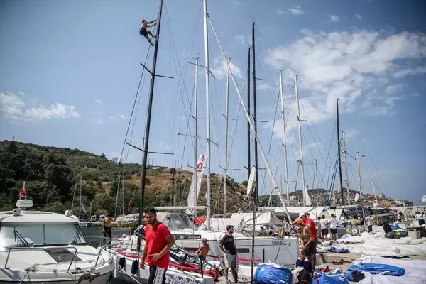 Tirilye'deki zorlu yelken mücadelesi nefes kesti