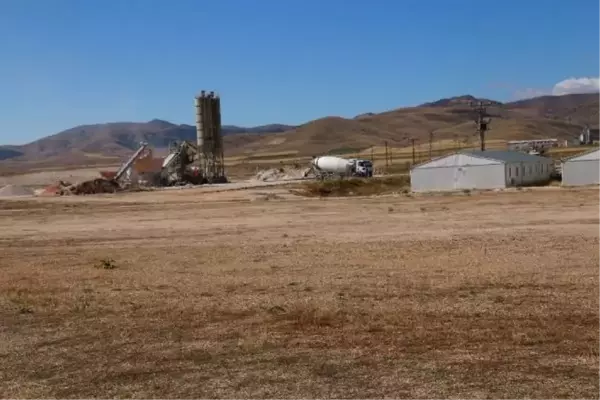 GÜMÜŞHANE-BAYBURT HAVALİMANI'NDA ÜSTYAPIDA YÜZDE 10 SEVİYESİNE GELİNDİ