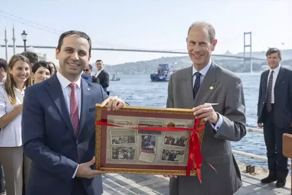 Edinburgh Dükü Prens Edward, İstanbul Kabataş Erkek Lisesi'ni Ziyaret Etti