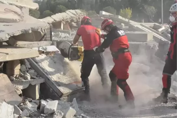 İzmir depreminin 3'üncü yıl dönümünde deprem tatbikatı