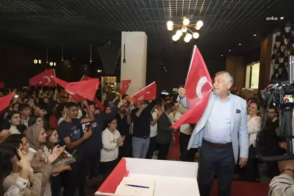 Adana Büyükşehir Belediyesi, Gençlere Atatürk Filmini İzletti