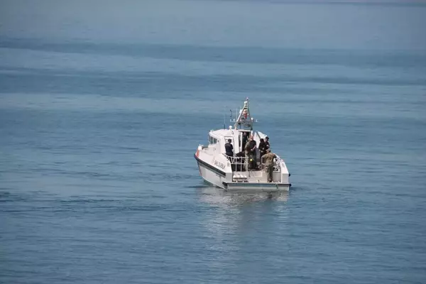 Zonguldak'ın Karadeniz Ereğli ilçesinde denizde bulunan mayın imha edildi