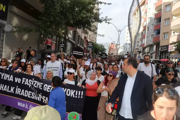 Hakkari'ye 'İdareye Saygı Yürüyüşü' düzenlendi