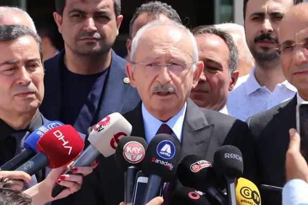 Kılıçdaroğlu, Şiddet Olayı Sonrası Yaralanan CHP Üyesini Ziyaret Etti