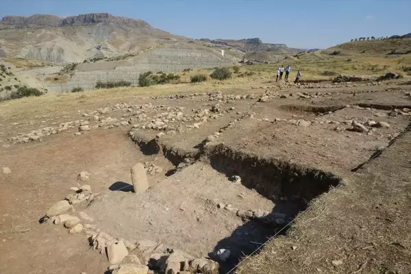 DOSYA HABER - Mardin'de 12 bin yıllık izlerin bulunduğu arkeolojik alan: Boncuklu Tarla