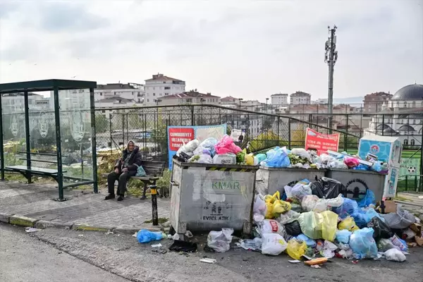 Maltepe'de işçiler grev kararı aldı, sokaklarda çöp yığınları oluştu