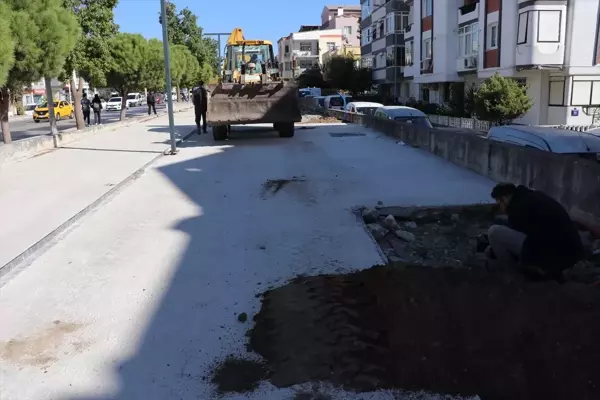 Buca'da Tarihi Demir Yolu Hattına Beton Döküldü, Tepkiler Çığ Gibi Büyüyor