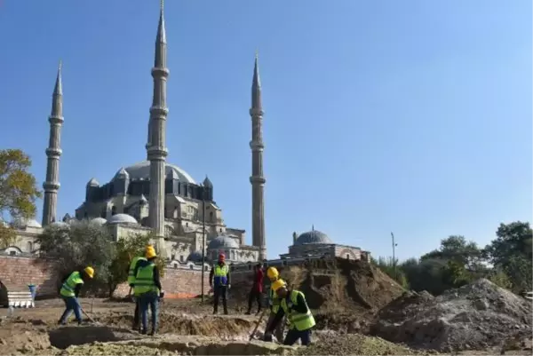 Son dakika haber | SELİMİYE CAMİİ'NİN ÇEVRE DÜZENLEMESİNDE ROMA DÖNEMİNE AİT AİLE MEZARI BULUNDU