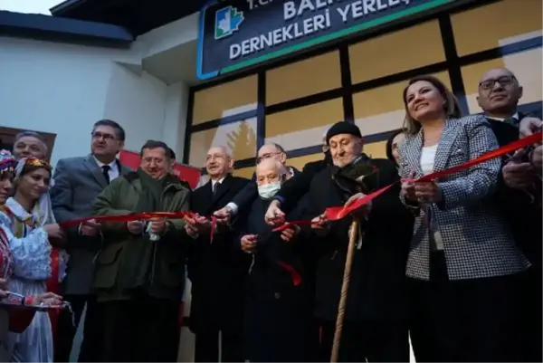 Şehit yakınına küfrederek büyük tepki çeken İYİ Partili Lütfü Türkkan, uzun aradan sonra Kılıçdaroğlu'yla yan yana göründü